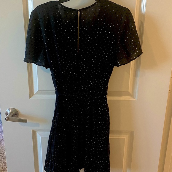 Cute dotted wrap dress - Picture 2 of 3